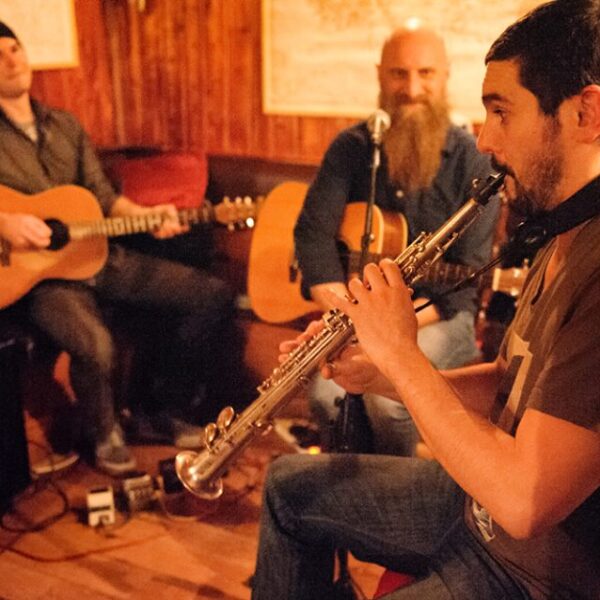 Live Music in Veldons Seafarer at Conamara Sea Week