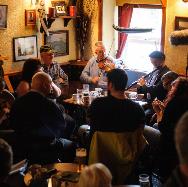 Live Music in Mollys Bar, Letterfrack - Conamara Sea Week